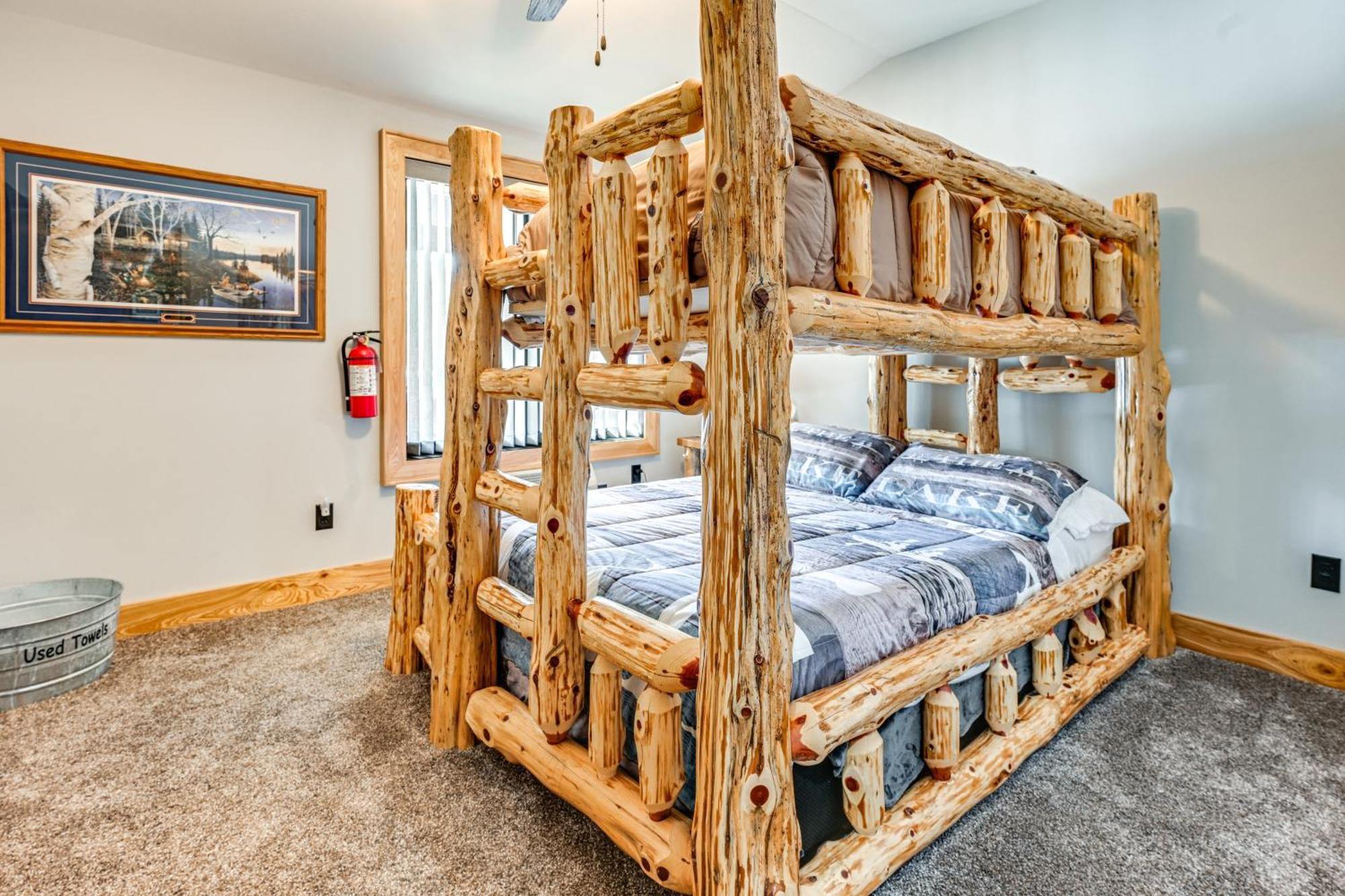 Massive Hatfield Loon Lodge With Roller Rink Exteriér fotografie